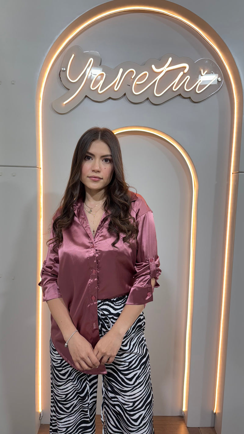 Camisa Para Dama Boton Delantero Con Ajustador Satin